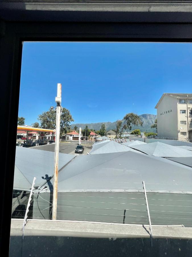 Stylish, Large & Modern In Claremont Cidade Do Cabo