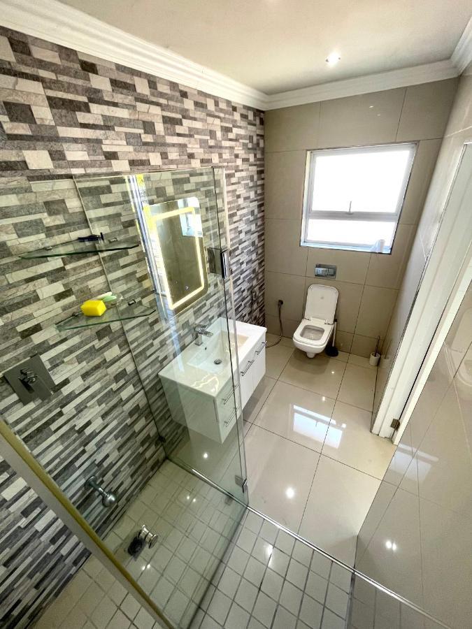 Stylish, Large & Modern In Claremont * Cidade Do Cabo