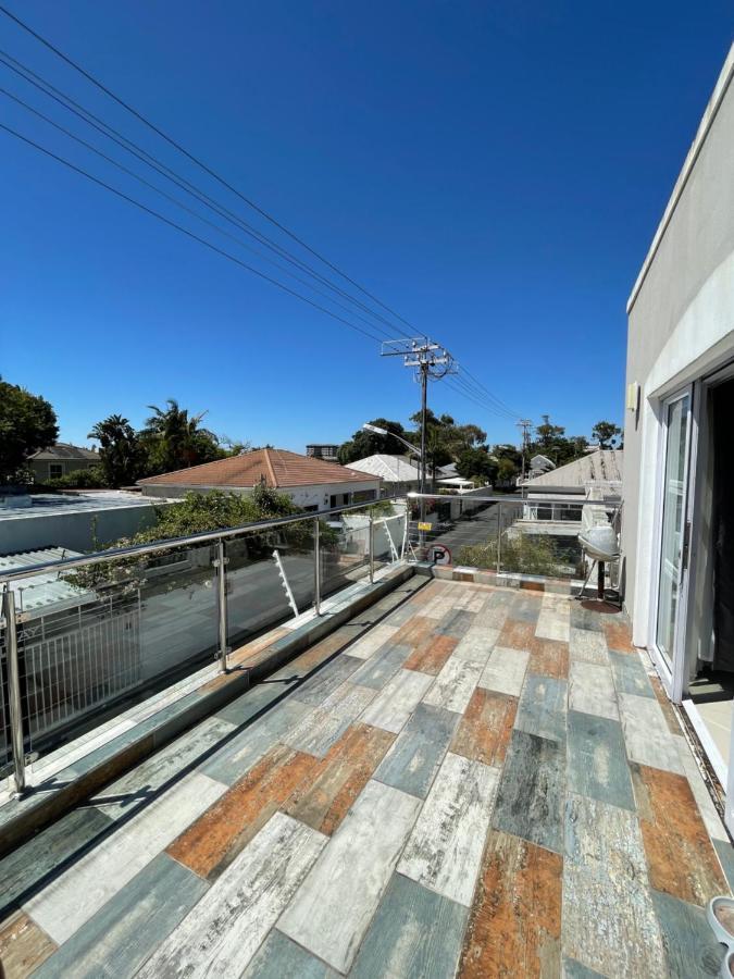 Stylish, Large & Modern In Claremont Cidade Do Cabo